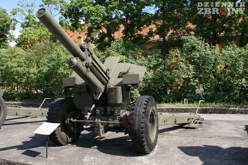 122mm haubica holowana M-30