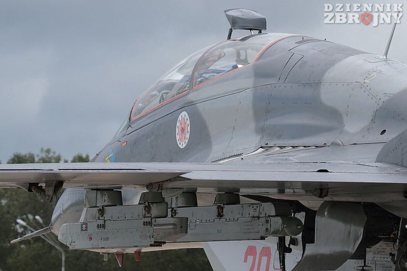 MiG-29 n/b 28