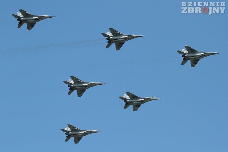 Grot w wykonaniu 6 samolotów MiG-29