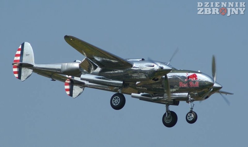 P-38 Lightning Red Bull