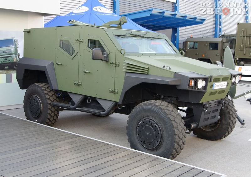 lekki wóz Gavial Plus 4x4