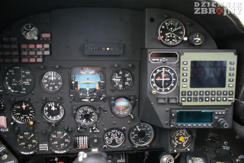 Kabina pilota Mi-24W.