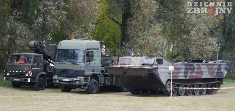 Pojazdy zabezpieczenia ćwiczeń.