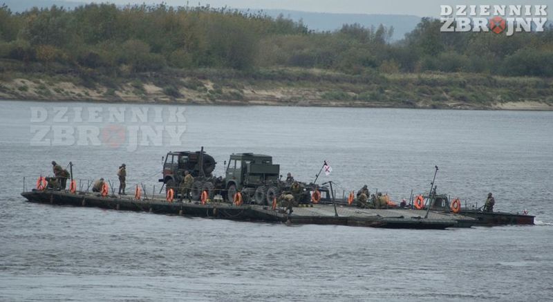 W kierunku drugiego brzegu.