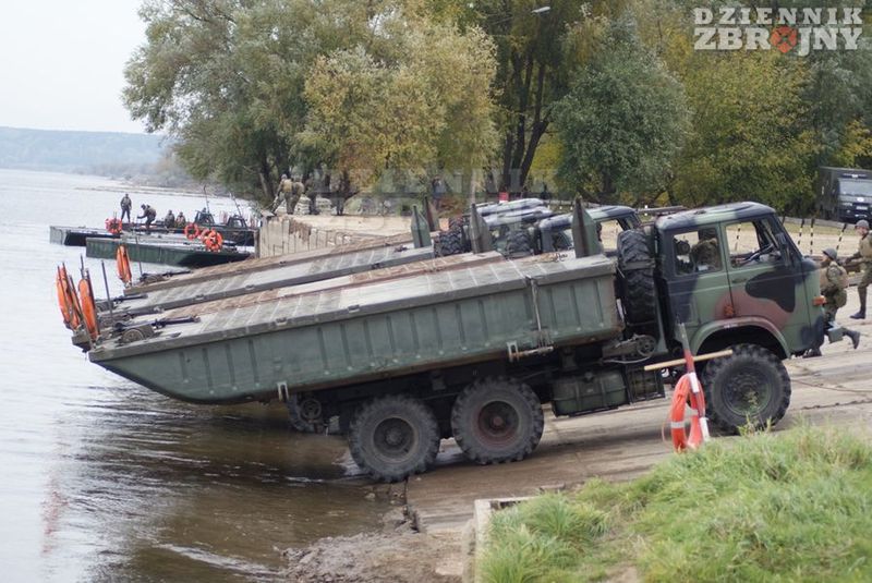 Star 266 nad brzegiem.