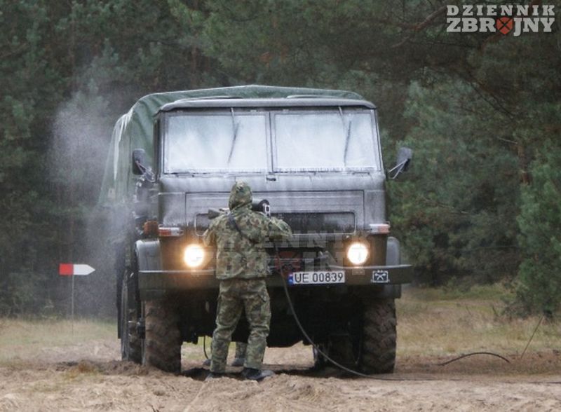 Z zewnątrz wygląda jak myjnia, w warunkach bojowych to praca z dużymi zagrożeniami.