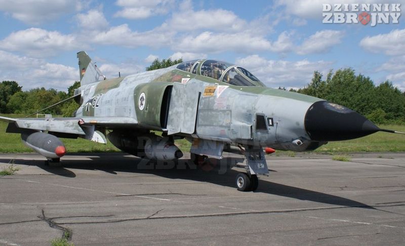 Rozpoznawczy RF-4 Phantom II.