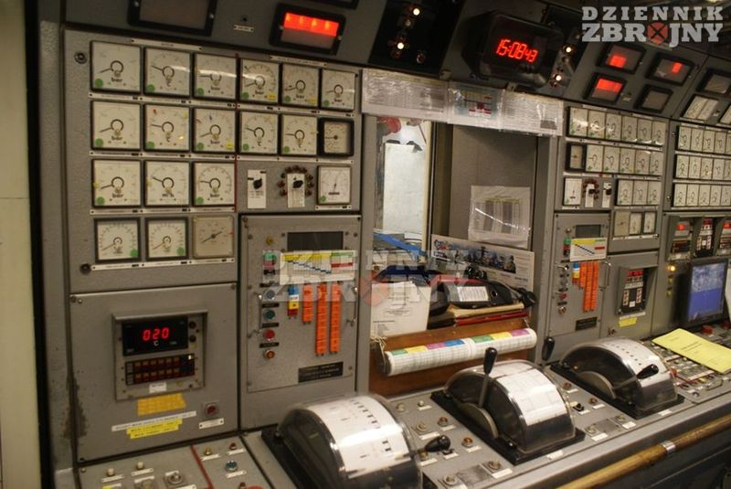 Konsole sterujące maszynownią