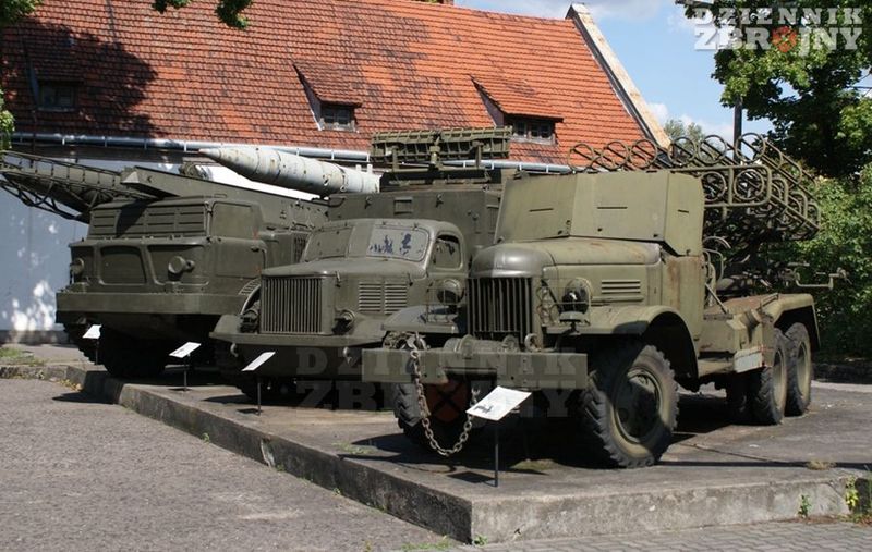 Wyrzutnia Łuna-M, stacja SNAR i BM-24