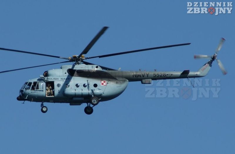 Jeden z dwóch transportowych Mi-17