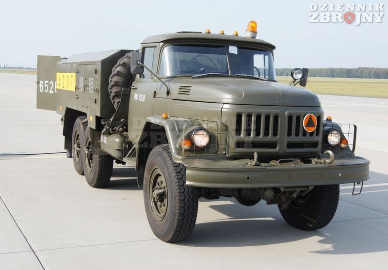 Pojazd z azotem na podwoziu ZIŁ-a