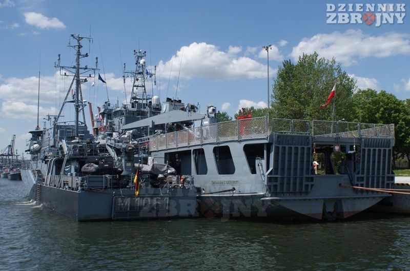ORP Kontradmirał X. Czernicki i niemiecki niszczyciel min