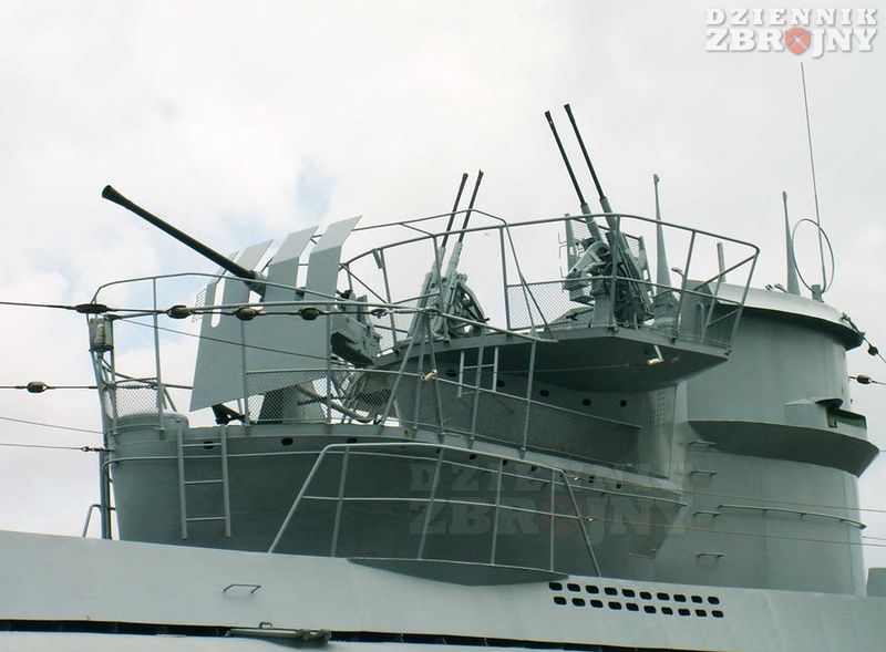 U-995, muzeum na plaży.