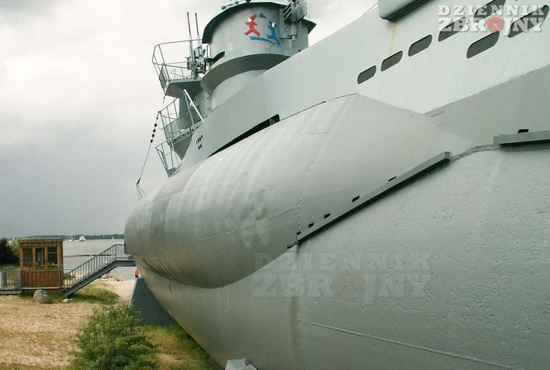 U-995, muzeum na plaży.