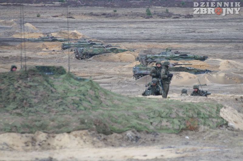 Polskie ugrupowanie obronne piechoty zmechanizowanej.