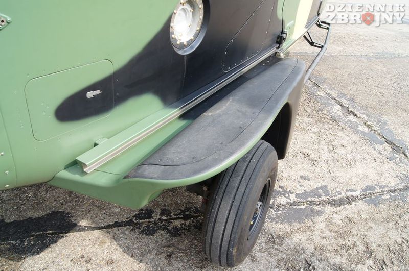 Bieżnie do otwierania drzwi komory ładunkowej.