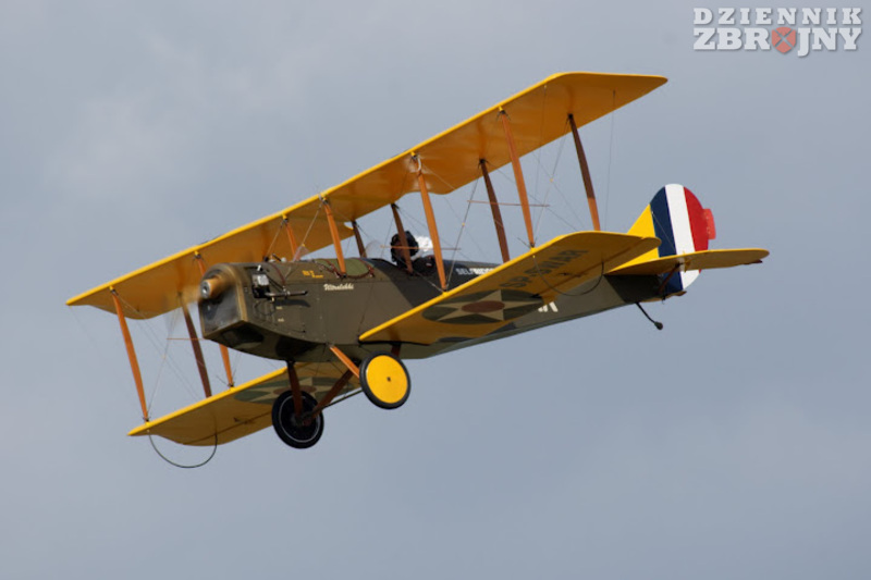 Replika Curtiss JN-4. 