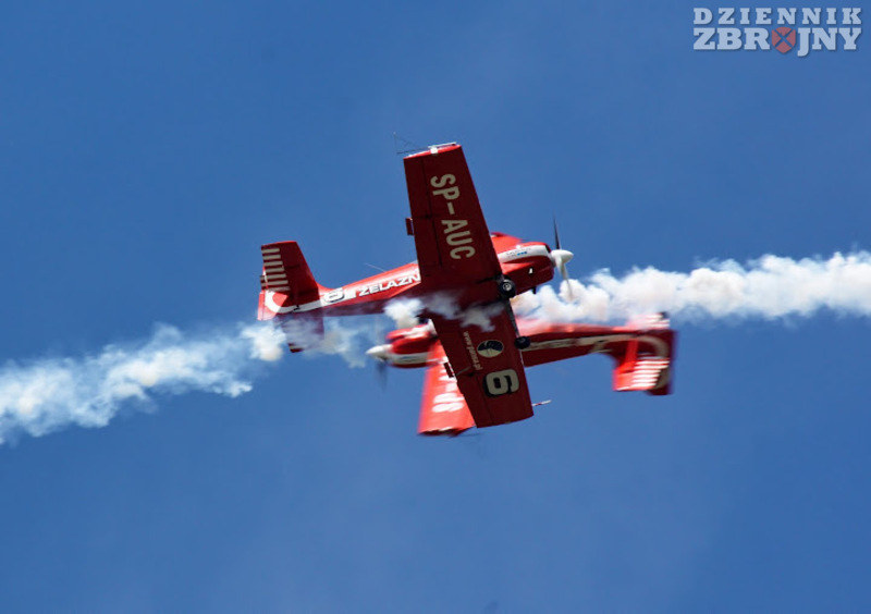 Grupa Żelazny na samolotach Zlin-50.