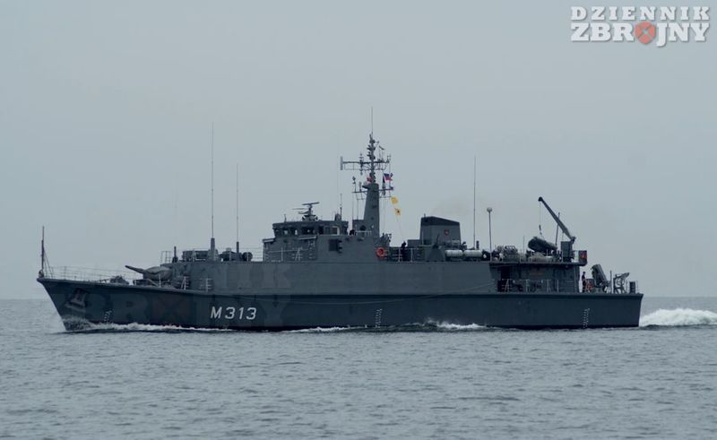 Estoński niszczyciel min EML Admiral Cowan.