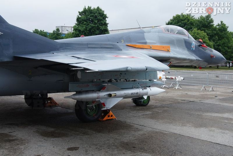 Powietrzny cel SRCP pod skrzydłem MiG-29