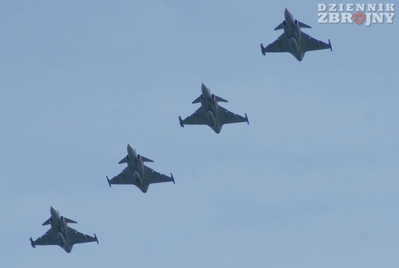 Goście ze Szwecji, czwórka samolotów JAS-39 Gripen