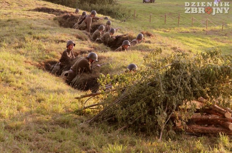 Polskie pozycje obsadzał 33. pułk piechoty oraz KOP.