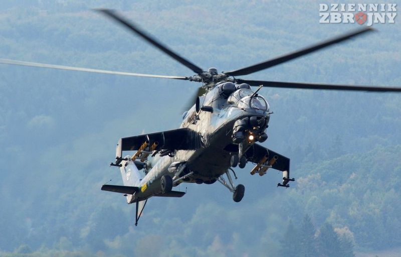 Mi-24W n/b 7358 z Czech.