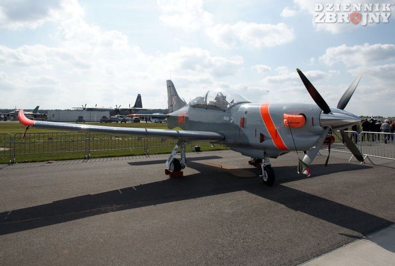 PZL-130 Orlik w najnowszej konfiguracji, m.in. nowe skrzydła. 