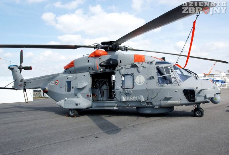 Śmigłowiec NH90NFH lotnictwa morskiego Włoch.