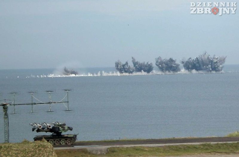 Efekt uderzenia bomb FAB-500 zrzuconych przez samoloty Su-22.