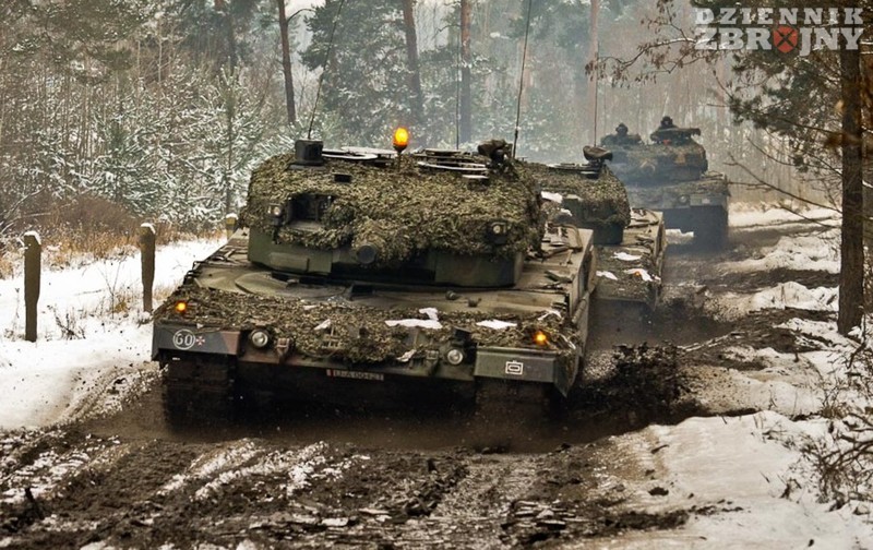1. batalion czołgów 10. BKPanc na zimowym poligonie. 