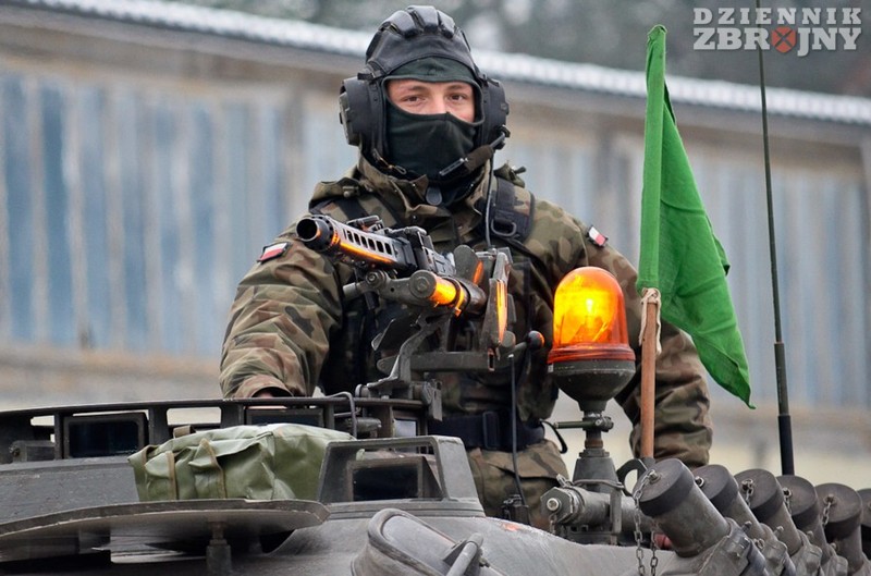 1. batalion czołgów 10. BKPanc na zimowym poligonie. 