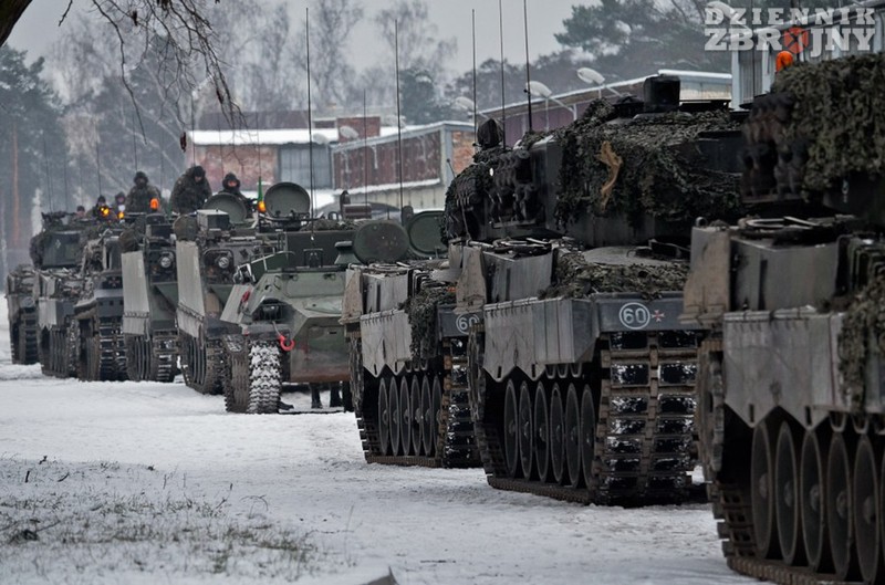 1. batalion czołgów 10. BKPanc na zimowym poligonie. 