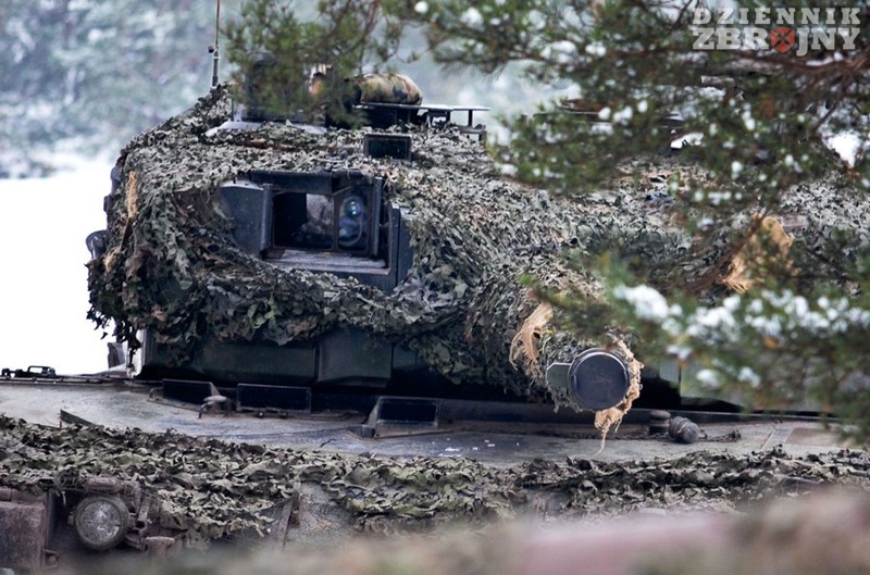 1. batalion czołgów 10. BKPanc na zimowym poligonie. 
