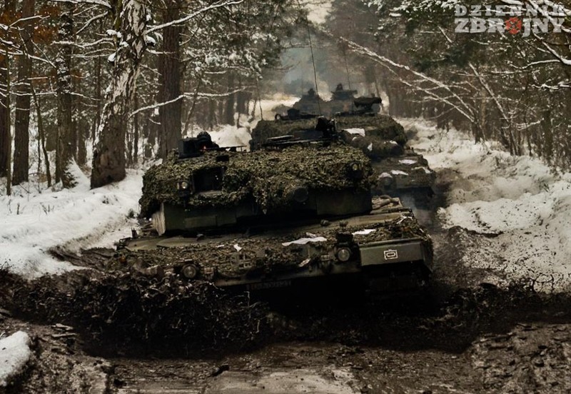 1. batalion czołgów 10. BKPanc na zimowym poligonie. 