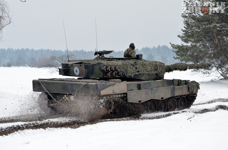 1. batalion czołgów 10. BKPanc na zimowym poligonie. 