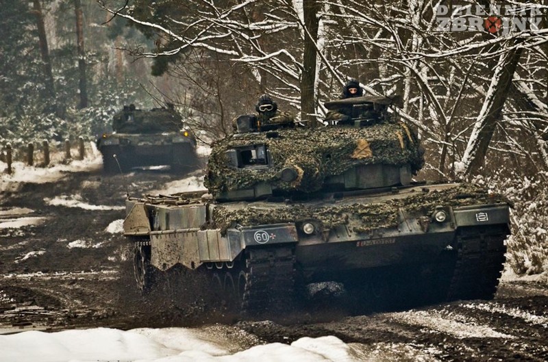 1. batalion czołgów 10. BKPanc na zimowym poligonie. 