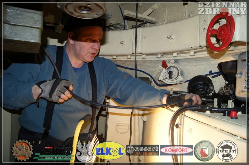 Remont ciężkiego czołgu IS-2