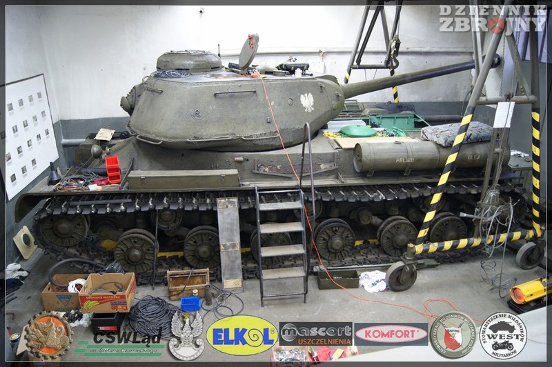 Remont ciężkiego czołgu IS-2