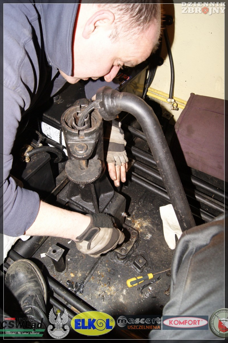 Remont ciężkiego czołgu IS-2