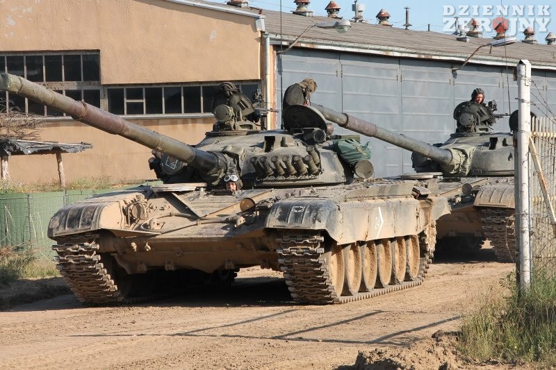 Batalion czołgów T-72 15. Brygady Zmechanizowanej na poligonie. 