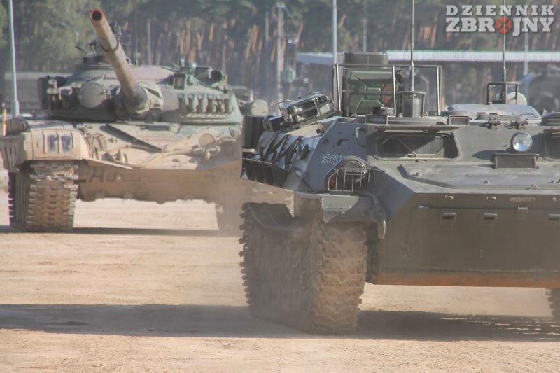 Batalion czołgów T-72 15. Brygady Zmechanizowanej na poligonie. 