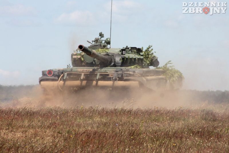 Batalion czołgów T-72 15. Brygady Zmechanizowanej na poligonie. 