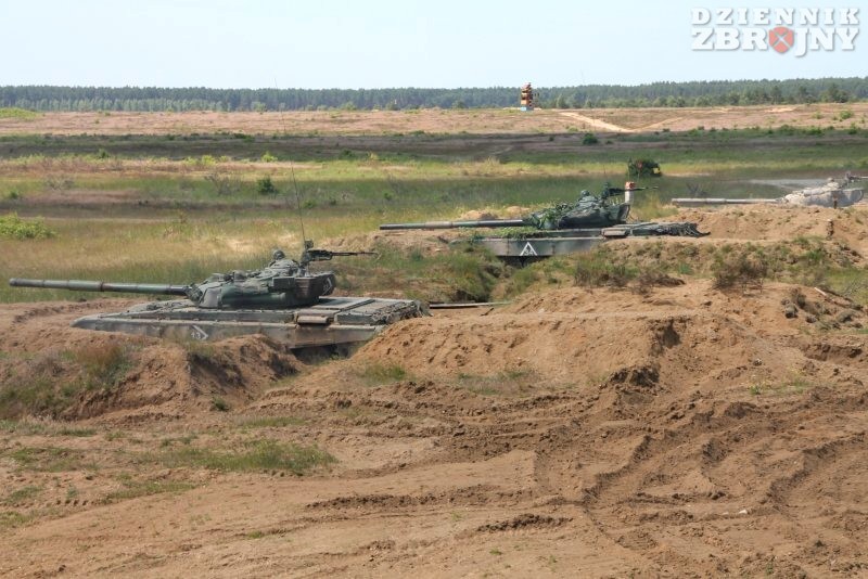 Batalion czołgów T-72 15. Brygady Zmechanizowanej na poligonie. 