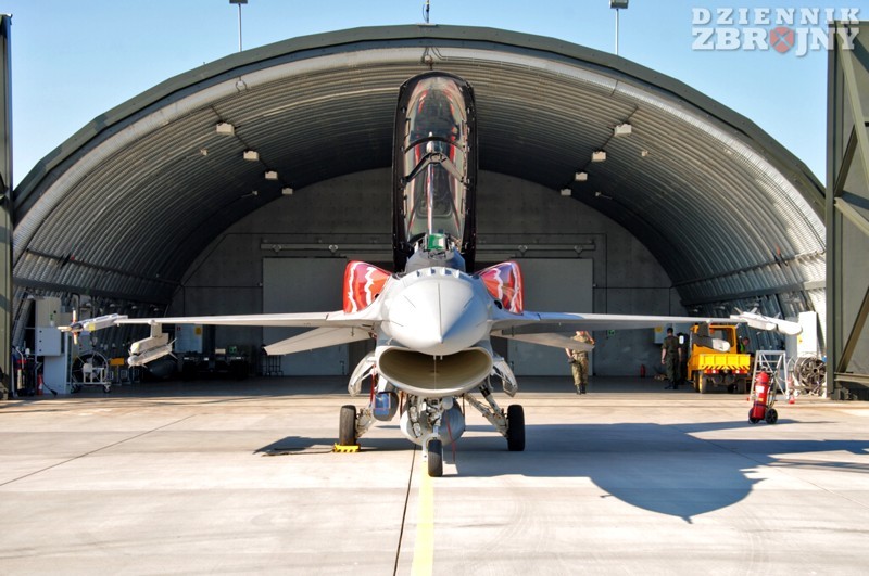 F-16D n/b 4082 z 6. Eskadry Lotnictwa Taktycznego