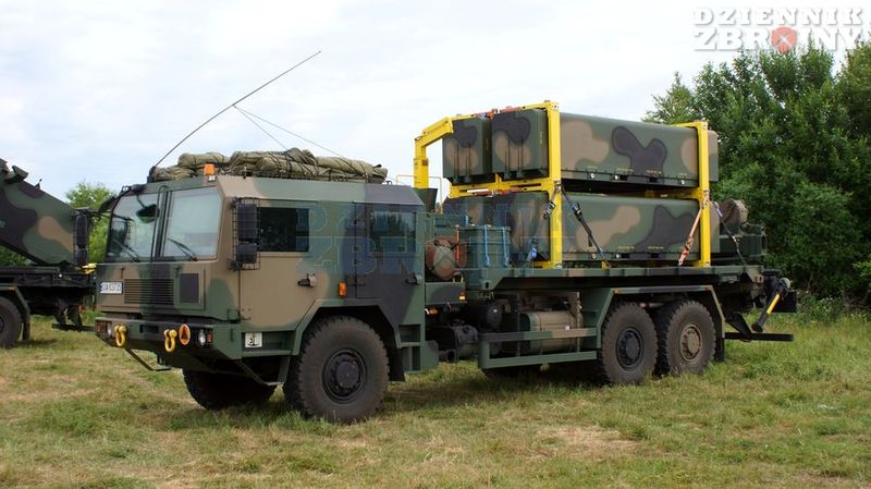 Pojazd transportowo-załadowczy.