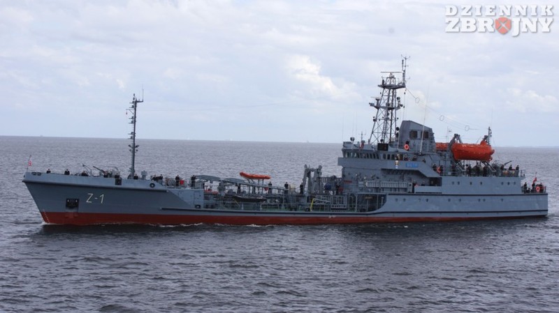 Oczekujący na remont zbiornikowiec ORP Bałtyk