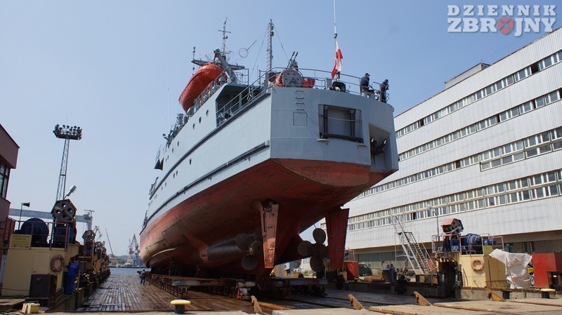 Niecodzienny widok, ORP Bałtyk poza wodą