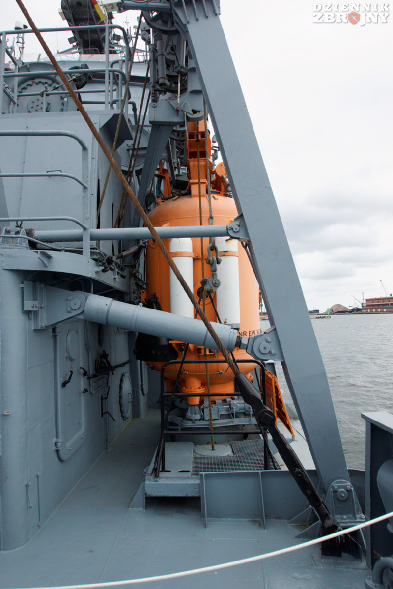 Dzwon ratowniczy na ORP Piast. 