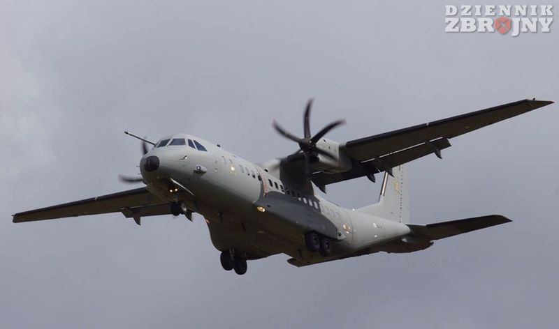 Transportowa CASA C-295M. 